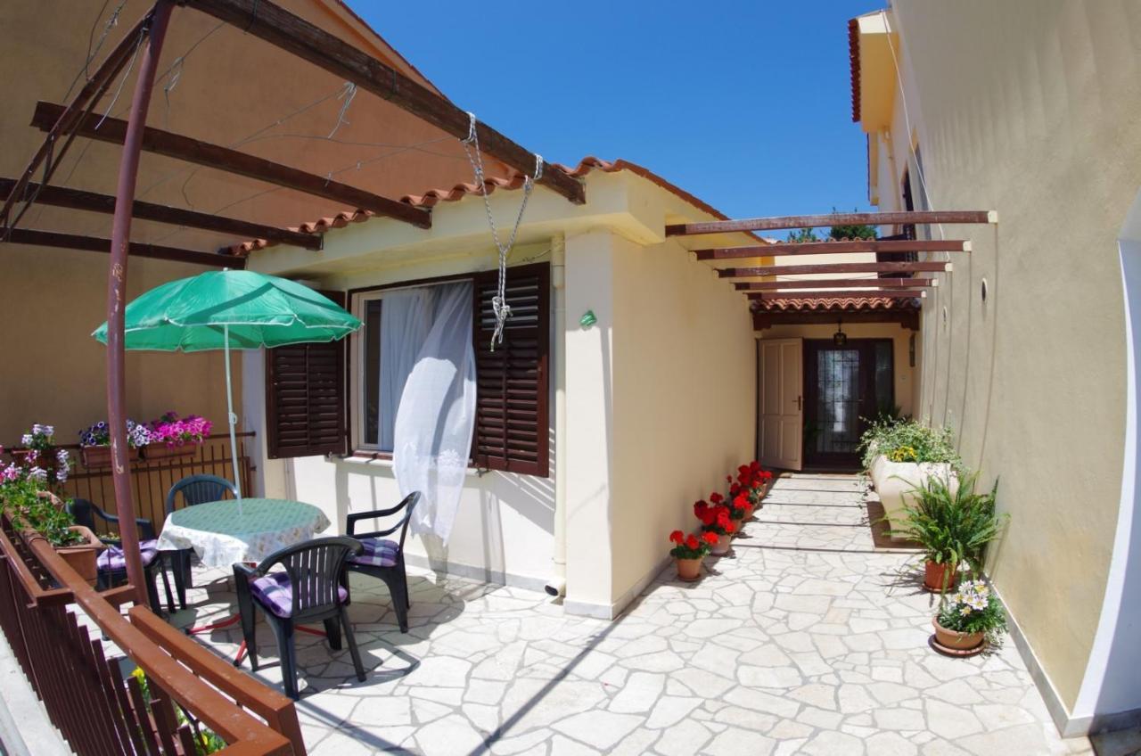 Holiday Apartments Ruzica, Pjescana Uvala Exterior photo