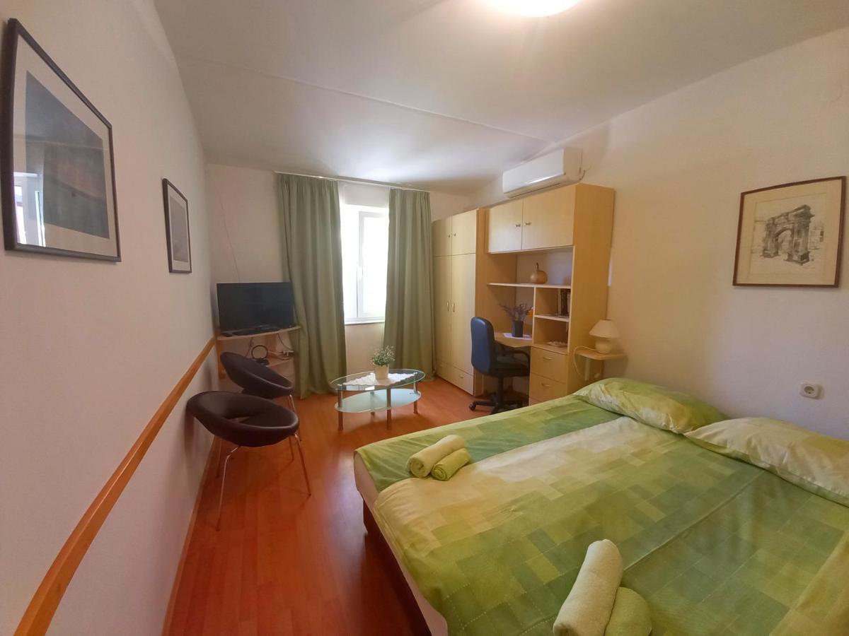 Holiday Apartments Ruzica, Pjescana Uvala Exterior photo