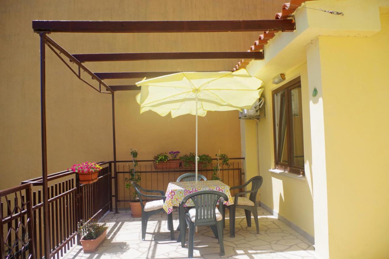 Holiday Apartments Ruzica, Pjescana Uvala Exterior photo